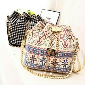 Drawstring Chain Shoulder  Handbag